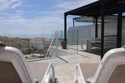 Image de Penthouse Marinsa Torrox – Rooftop terrace, pool & walk to the beach