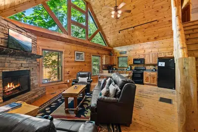 Image de Peaceful 2br w/Hot Tub*Game Room*Jacuzzi*Privacy!