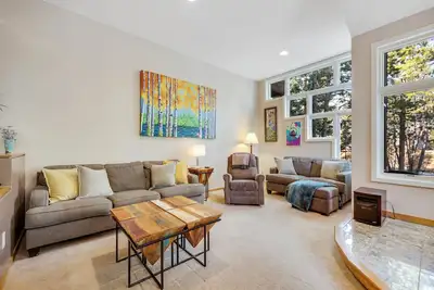 Image de Charming Mountain Retreat in the Heart of Frisco – Walk to Main Street!