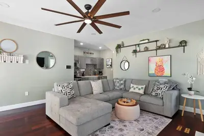 Beautiful Bayside Bungalow 5 min to Beach