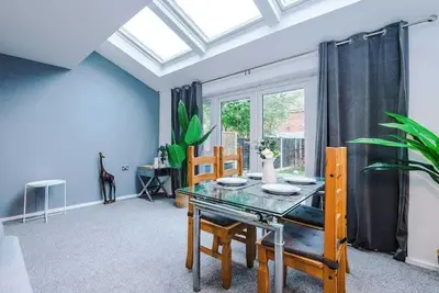 Image de Vue sur la cour-Appartement-Salle de bain privée séparée