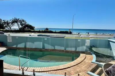 Image de Alex Beach Apartment. Directly opposite surfing beach!