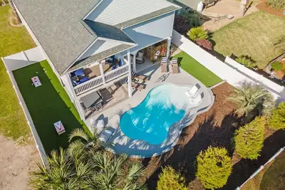 Image de Pool | Views | Linens | Sleeps 8 | Yacht Drive
