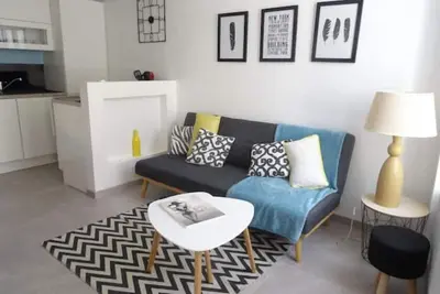 Image de Maison bord de mer. Plage-Commerces tout à pieds