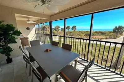 Image de Luxury Gulf-Front Condo – Pool & Elevator Ready for Your 2025 Sanibel Escape!