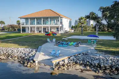 Image de Spacious Perdido Key Retreat: Sand Volleyball, Dock, Gameroom & Beach
