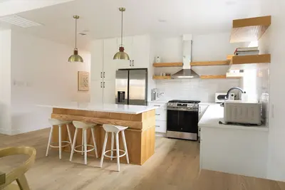 Image de Modern 1920s Home at the Square in Downtown McKinney