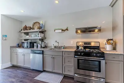 Image de Seaside Heights getaway two blocks from the beach!