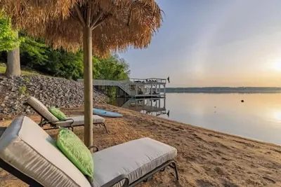 Image de Lake Gaston's Million Dollar Baby! \nEpic Dock w/Bar, Tv, Private Beach, Sleeps 14