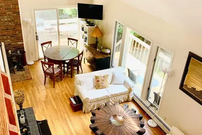 Image de Bright HillTop Chalet Sunsets, East Hampton, Beaches, Montauk, Amagansett