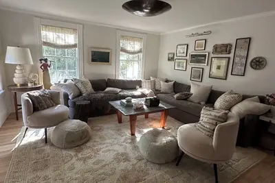Image de Charming 6bedroom, 4bath, Chef's Kitchen, Ac, ping pong, downtown Vineyard Haven