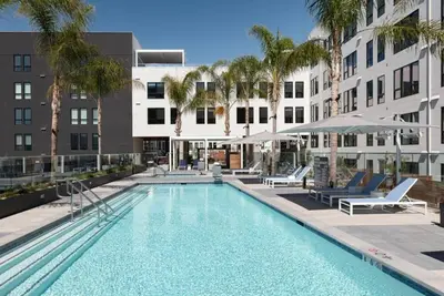 Image de Spacious 2br Condo at Vasara Menlo Park – Pool, Gym & Bbq