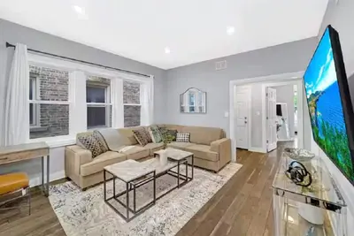 Image de Spacious & Comfortable 3 Bedrooms + Bonus Room