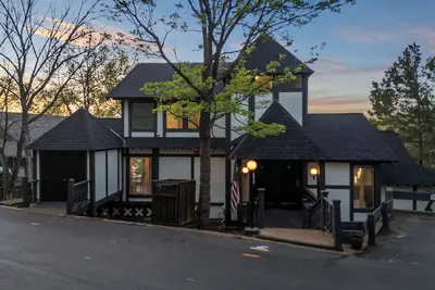 Image de Lakefront Stay-Private Suite+Tv+Dining Table