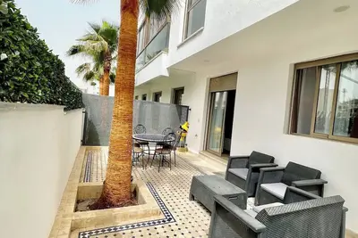 Image de Résidence Familiale, Appartement moderne et élégant avec Terrasse Privée.
