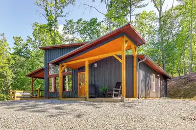 Image de 4 Mi to Dtwn Ellijay: Cabin w/ Pool & River Access
