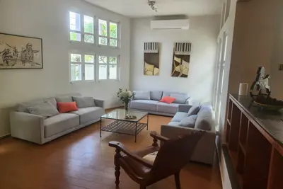 Image de 4-bedroom house in the best area of San Juan, walking distance to the Beach.