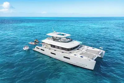 Image de Luxurious \"Atlantia\" 2020 6-bedrooms 64ft yacht with full time crew