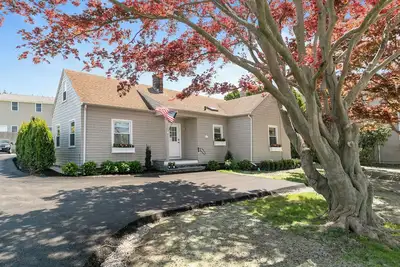 Image de Costal Cottage Retreat minutes from Newport Ri