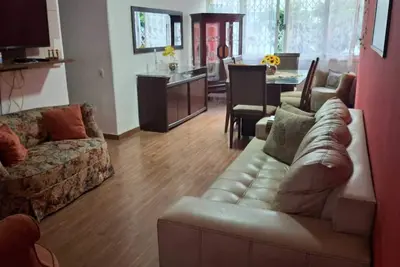 Image de Apartment two blocks from Copacabana beach.