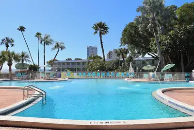 Image de Unwind in Your Private Oasis w/ Two Stunning Pools and Beach & Marina access