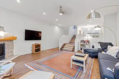 Image de Beautiful, Spacious 3-Bedroom Townhome in the Heart of Frisco – Just Steps from Main Street!