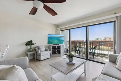 Image de Nice and Beautiful Unit - Oceanfront Condo Pool near Attractions