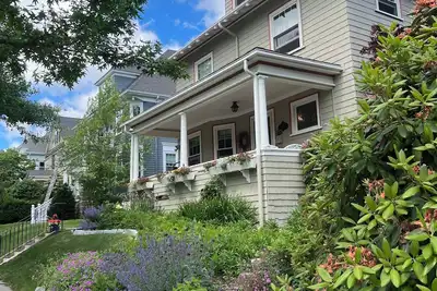 Image de Comfortable 4-bedroom house 20 minute drive to the Boston Commons.