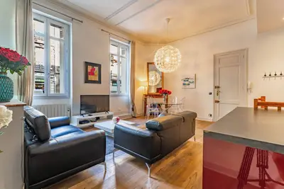 Image de Magnifique  Appartement au Cœur du Quartier Historique Saint-Michel