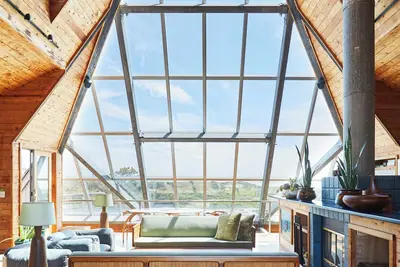 Image de The Legendary Pyramid House
