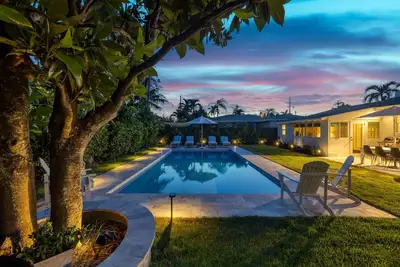 Image de New! Fully Renovated Luxurious Villa in SoSo with Pool in West Palm Beach