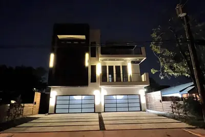 Image de New! Luxury Home In Dallas!