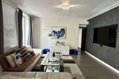 Image de BnBNook - Stylish 3br Apartment Near Arc de Triomphe and Champs-Élysées