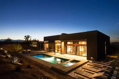 Image de M House | Modern near park w pool & spa