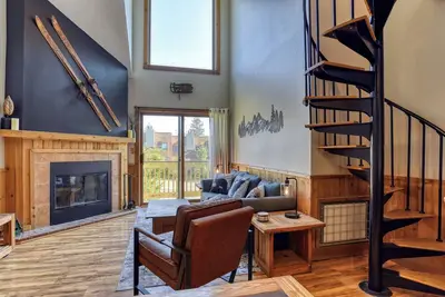 Image de Sunset facing slopeside condo! Walking distance to Village & pet friendly!