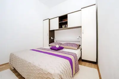 Image de Appartement d'une chambre avec le balcon et la vue sur le mer Vrsi, Zadar (A-23537-b)