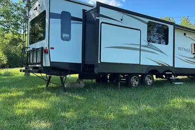 Image de Cozy Rv on farm property in Rutherfordton with Ac, WiFi