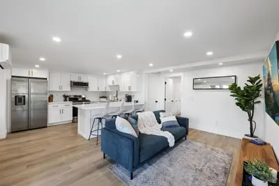 Image de Charming 2-bedroom apartment with Ocean Views!