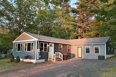 Image de Central Location! 4br w Boat Slip Option!