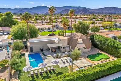 Image de The Dome Home - Luxe Desert Vibes + Pool, Spa, Bocce