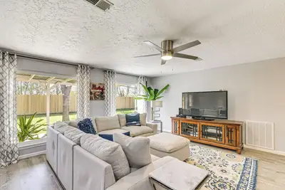 Image de 6 Mi to Clear Lake: Family Home w/ Patio & Yard