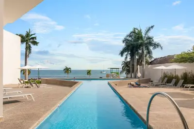 Image de Zantamar 304e: Beachfront Condo w/ Pools & Gym