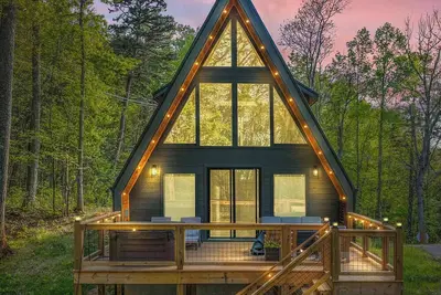 Image de The Pinehouse | Luxury A-Frame + Hot Tub