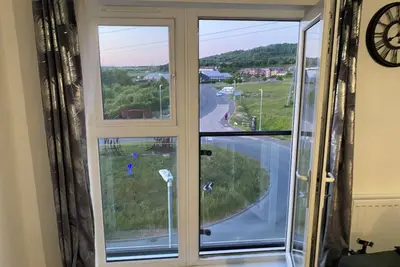 Image de Cosy New Build Top Floor Apartment Overseeing Fields In Kent, Family-Friendly!