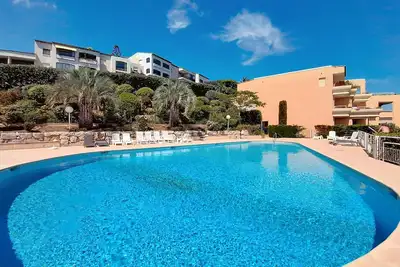 Image de Superbe appartement 3p rénové avec piscine - Grand Duc