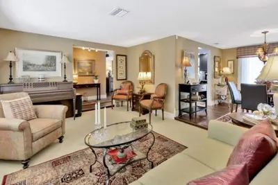 Image de 4 Bed 2 Bath Bayshore Home. Near longest sidewalk in United States