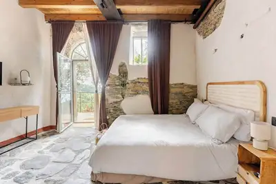 Image de House Sarvaega cozy rustic rooms surrounded by nature, sea view