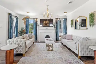 Image de Old Spanish House Madeleine Suite C. Captivating Blend of History, Beach, Fire Pit, Downtown, Golf Cart