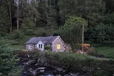 Image de Riverside Cottage, Abergwynant (sleeps up to 3) - don't forget your binoculars!