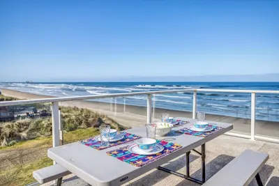 Image de Upper-Level Condo Rockaway Beach, Two Queen, One King Suite